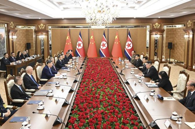 Çin Devlet Başkanı Şi, Kore lideri Kim Jong Un’la görüştü