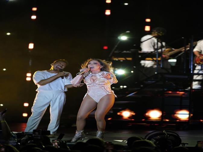 Jennifer Lopez, Antalyada konser verip doğum gününü kutladı