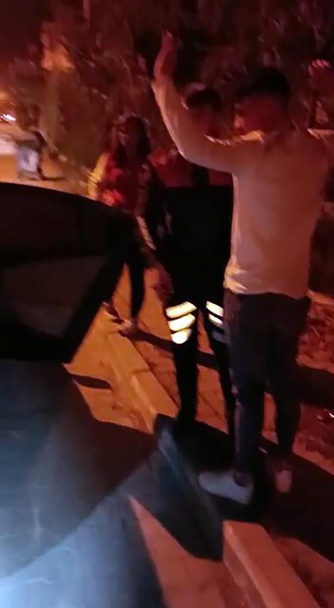 İçki içtiği kişiler telefonu ve parasını gasbedip, otomobilin bagajına kilitledi