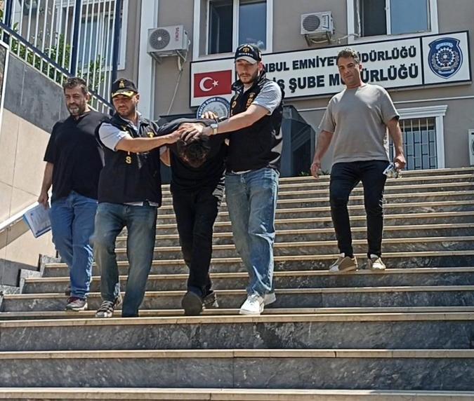 Fatihte otomobildeki cinayet güvenlik kamerasında