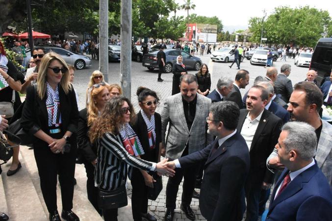 Bakan Yumaklı, İzmirde