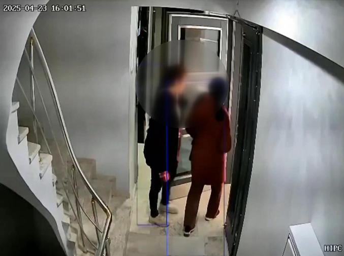 Sultangazide deprem sırasında panikle sokağa çıktılar; hırsızlar evlerine girmeye çalıştı