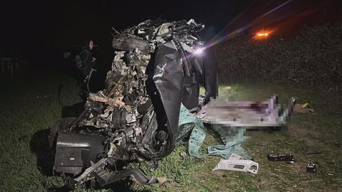 Çanakkalede 2 otomobil çarpıştı: 5 ölü, 1 yaralı