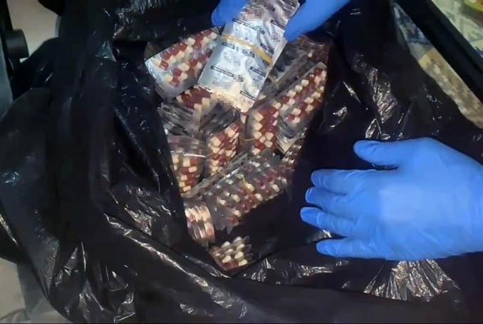Ev ile iş yerinden 14 bin uyuşturucu hap çıktı, Kullanmak için satın aldım dedi