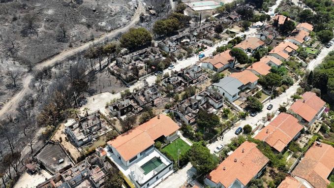 İzmirdeki orman yangını 2nci gününde