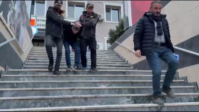 Bahçelievlerde kuyumcuyu soyup metrobüsle kaçan şüpheli tutuklandı