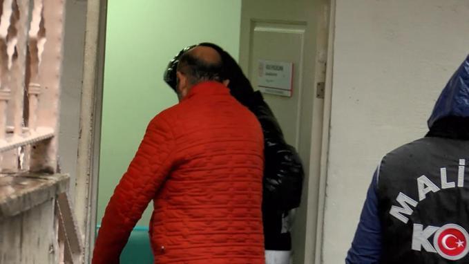 Uşak Belediyesine yönelik rüşvet soruşturmasında gözaltına alınanlar sağlık kontrolünden geçirildi