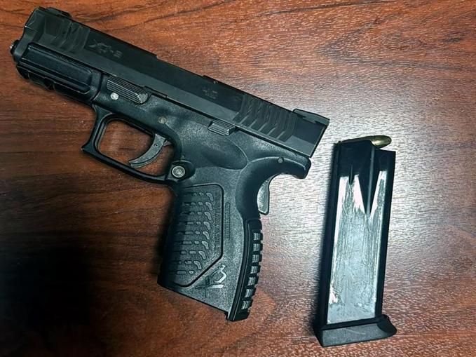 Dayak yediği sokakta havaya ateş açan şüpheli ve arkadaşı yakalandı