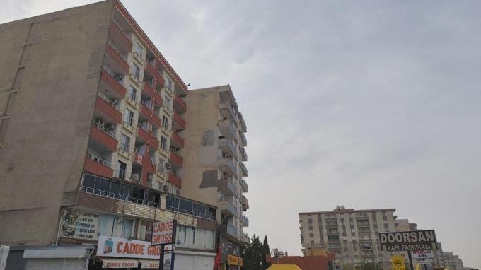 Mardinde anne, baba ve 5 yaşındaki kızları, başlarından vurulmuş halde ölü bulundu