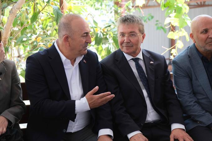 Bakan Yerlikaya ile KKTC Başbakanı Üstelden Çavuşoğluna taziye ziyareti