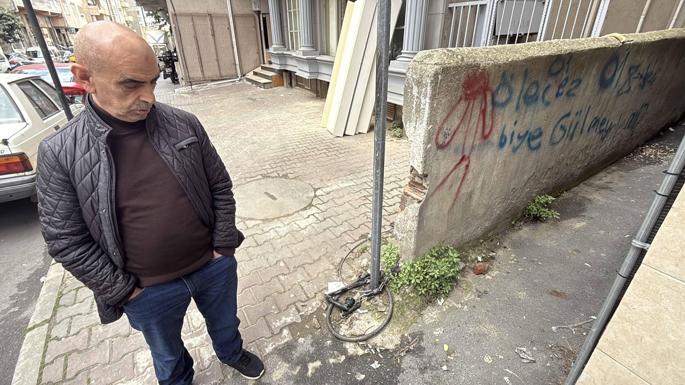 Kağıthane’de küfürleşme cinayeti kamerada: Sırtından bıçaklayıp başını yere vurdu