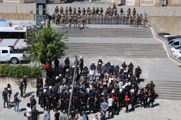 Hakkari Belediye Başkanı Mehmet Sıddık Akış a 19 yıl 6 ay hapis cezası