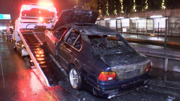 15 Temmuz Şehitler Köprüsünde otomobil alev alev yandı