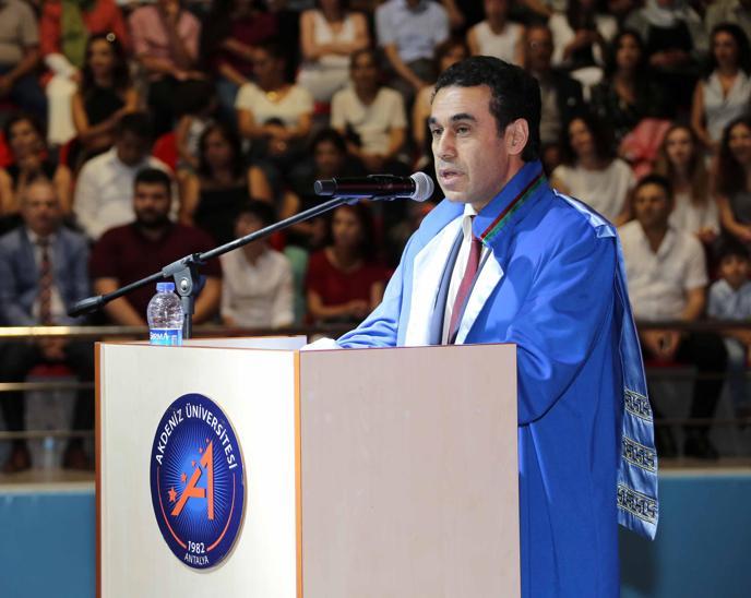 Eski dekanın hak edilmemiş profesörlüğü iptal edildi, onay için YÖKe gönderildi