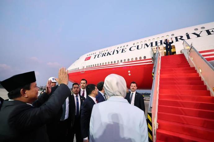 Cumhurbaşkanı Erdoğan, Endonezyadan ayrıldı