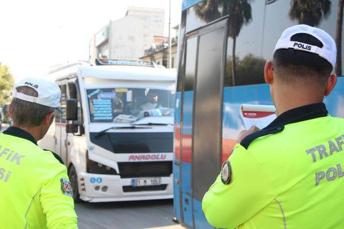 Gereksiz korna çalarken yakalandı, suçu başkasına attı