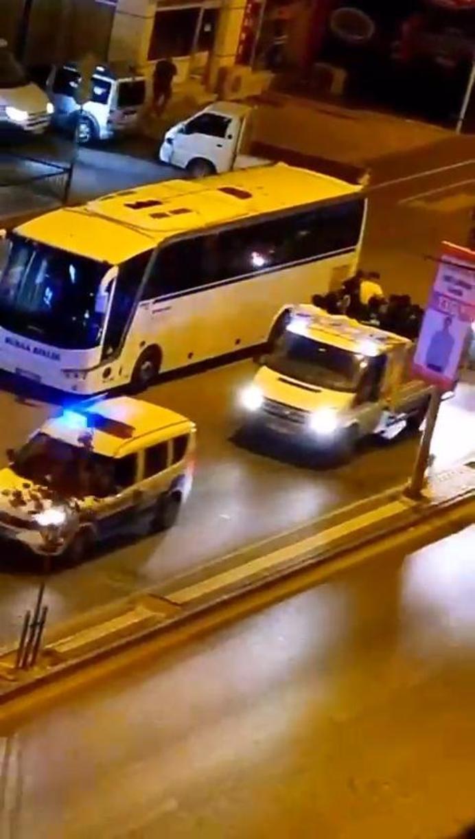 Mevsimlik işçilerin bir kadına laf attığı iddiası mahalleyi karıştırdı; 2si polis, 2si bekçi 6 yaralı