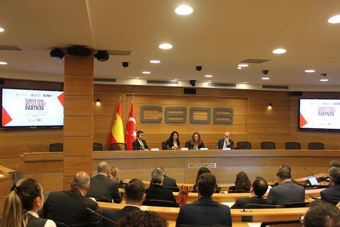 Cumhuriyetin 100. yılında BBVA, İspanyada yatırımcılara Türkiye tecrübelerini anlattı