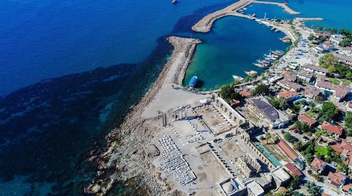 Apollon Tapınağına ihanete suç duyurusu