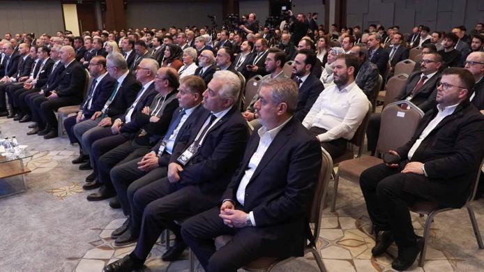 Mustafa Varank: Bizler yatırımın, yerli ve milli üretimin derdindeyken birileri bunları baltalamanın derdinde