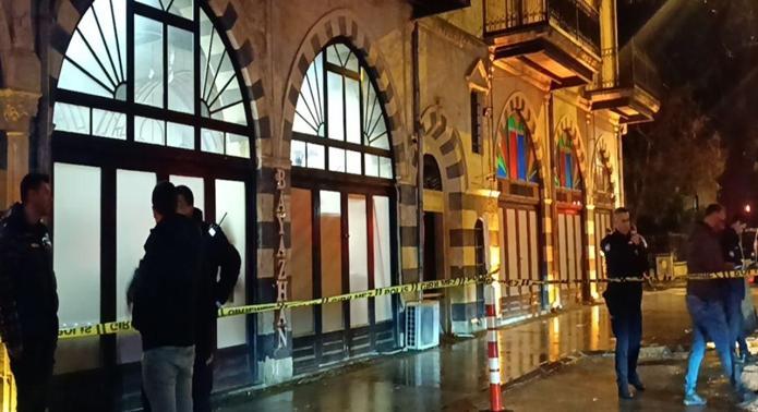 Gaziantep’te hesap tartışması sonrası restorana silahlı saldırı kamerada