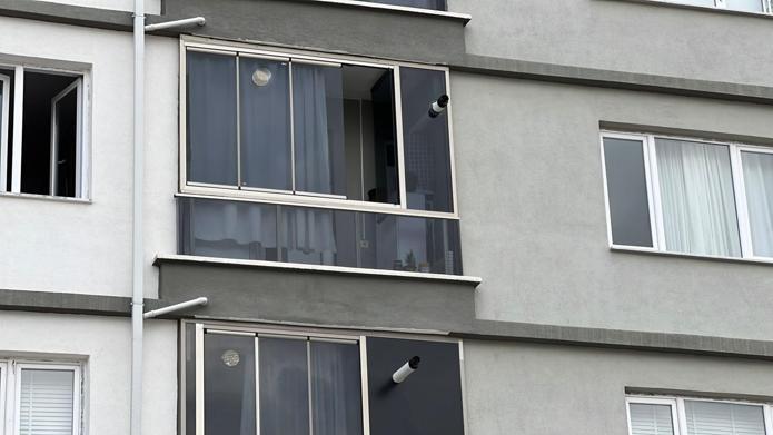 Boşanma aşamasındaki çift, evlerinde ‘siyanür var, girmeyin’ yazılı notla ölü bulundu