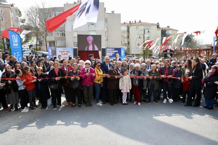 Büyükçekmecede Türkan Şoray ve Fatma Girik Parkı törenle açıldı