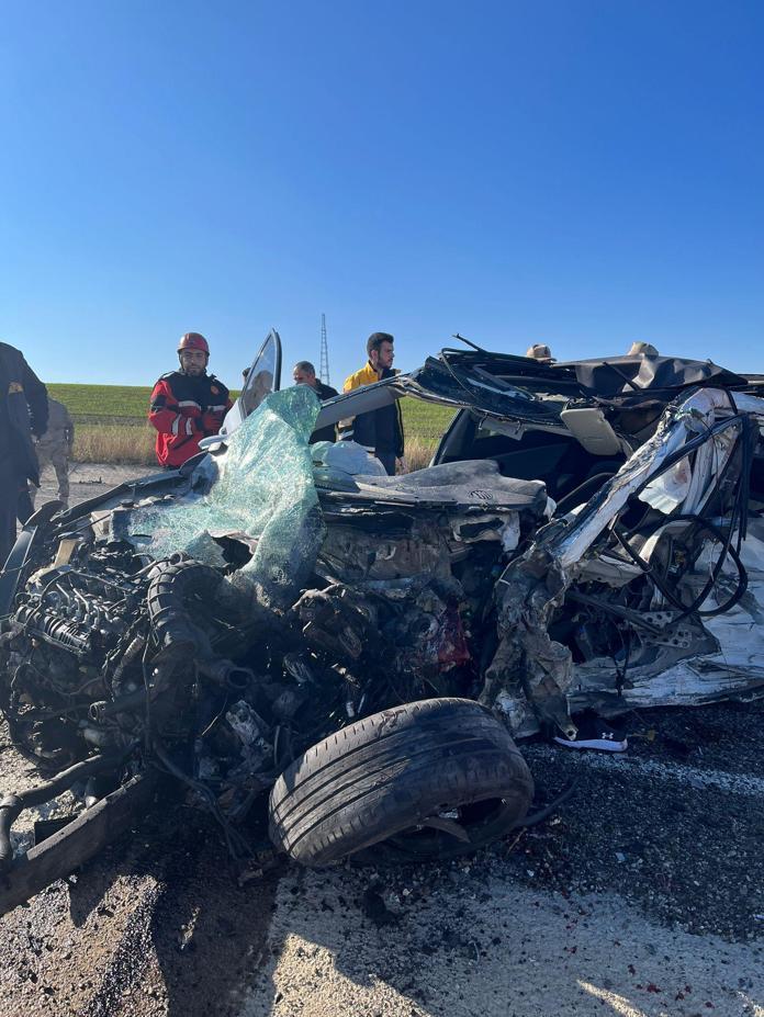 Diyarbakırda zincirleme kaza: 1 ölü, 2 yaralı