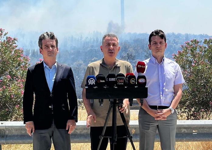 İzmirdeki orman yangını 2nci gününde