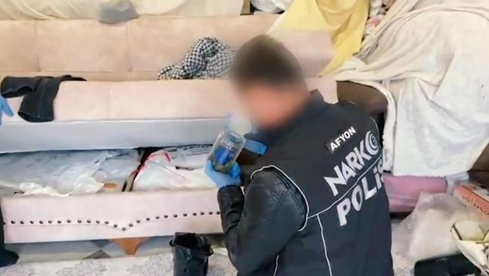 Afyonkarahisarda reçeteli ilaçların yasa dışı yollarla temini operasyonunda 19 tutuklama