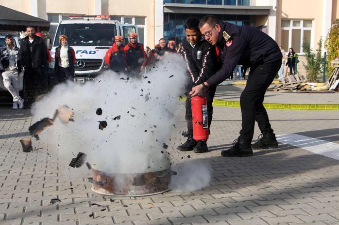 Trakya Üniversitesinde deprem tatbikatı