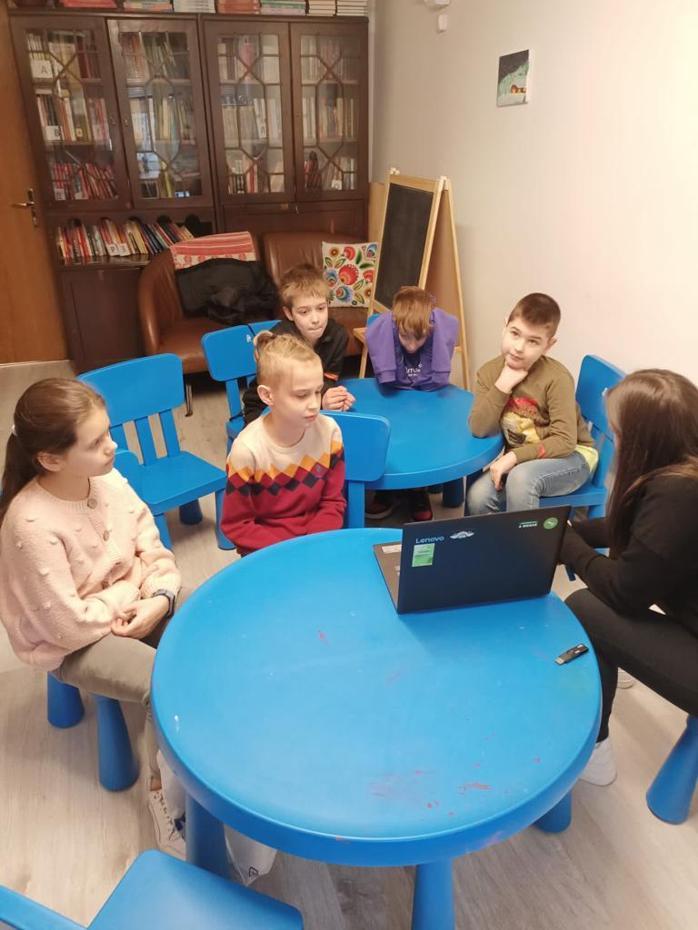 Ukrainian children who fled the war are learning Turkish