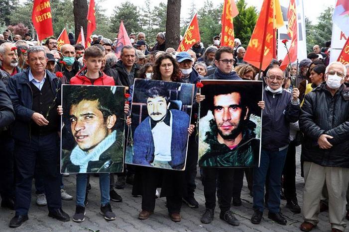 Deniz Gezmiş ve arkadaşları mezarları başında anıldı