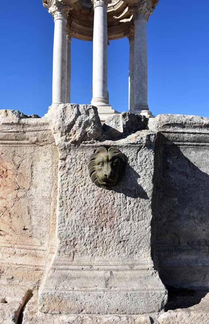 Kibyra Antik Kentindeki Yuvarlak Planlı Çeşmenin restorasyonu tamamlandı