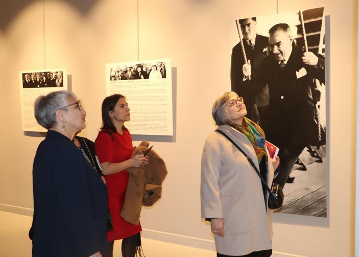 Cumhuriyetin Öncü Kadınları Sergisi, Ankara’da sanatseverlerle buluştu