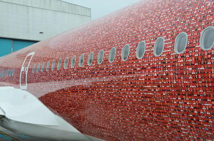 İstanbul - THY’nin TK-Aile adlı uçağı gökyüzüne 500’üncü logoyu çizdi