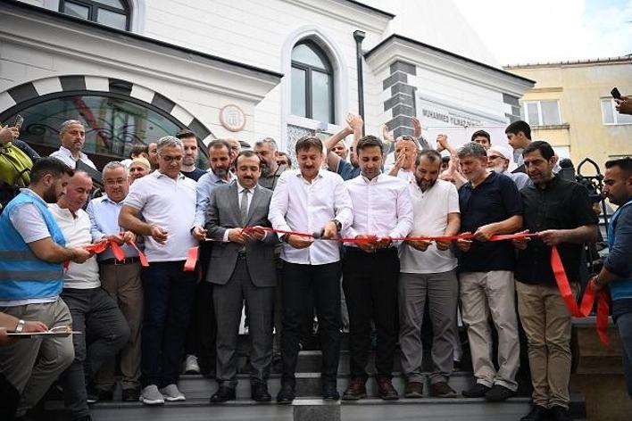 Bahçelievlerde 52 yıllık Yunus Emre Camii yenilendi, adı da değişti