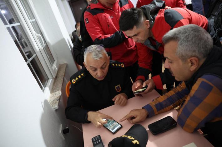 Dünya turuna çıkan pilotun tek motorlu uçağı düştü; pilot öldü, kadın yolcuya sağ ulaşıldı