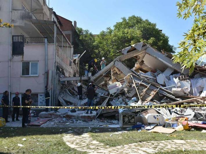 ‘Binanın çok katlı olması depreme dayanıksız, az katlı olması da sağlam olduğu anlamına gelmez”