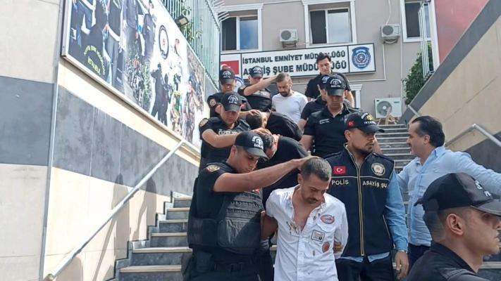 Fatihte 2 kişinin öldüğü döviz bürosundaki saldırıya ilişkin 12 şüpheli adliyeye sevk edildi