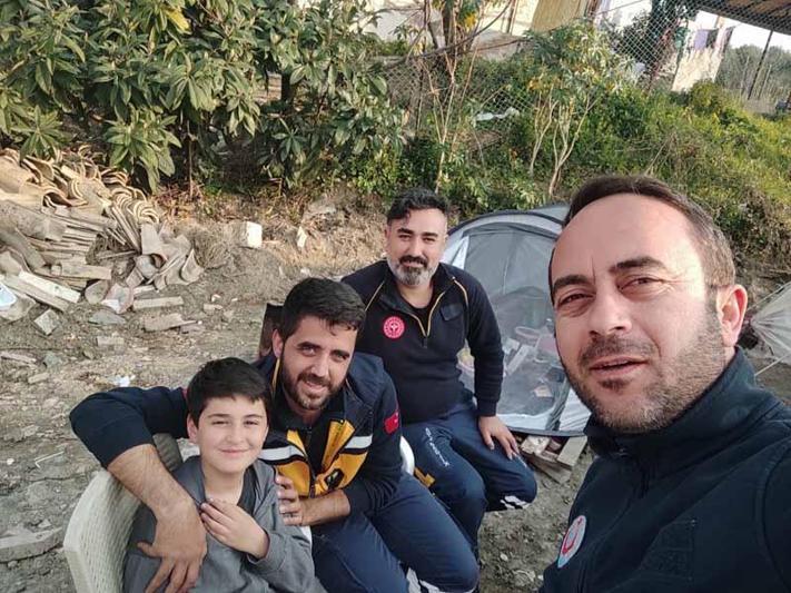 Enkazdan 84üncü saatte kurtarılan Batu, Okula gidemedim, tatil oldu mu diye sormuş