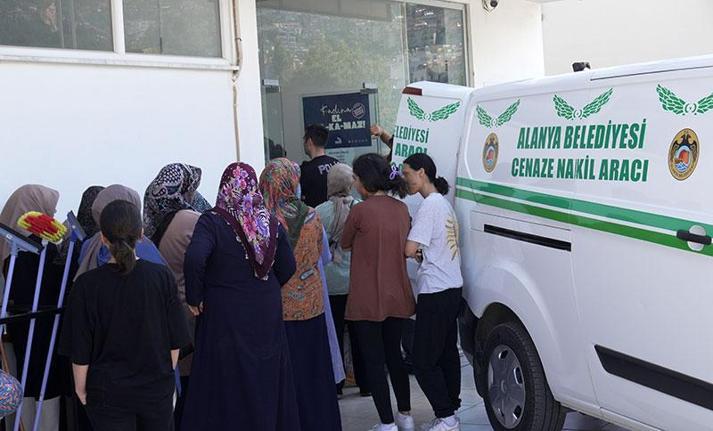 Boşanma aşamasındaki doktor eşini öldürüp intihar etti