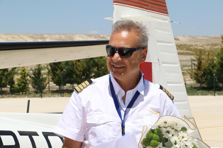 Dünya turuna çıkan pilotun tek motorlu uçağı düştü; pilot öldü, kadın yolcuya sağ ulaşıldı