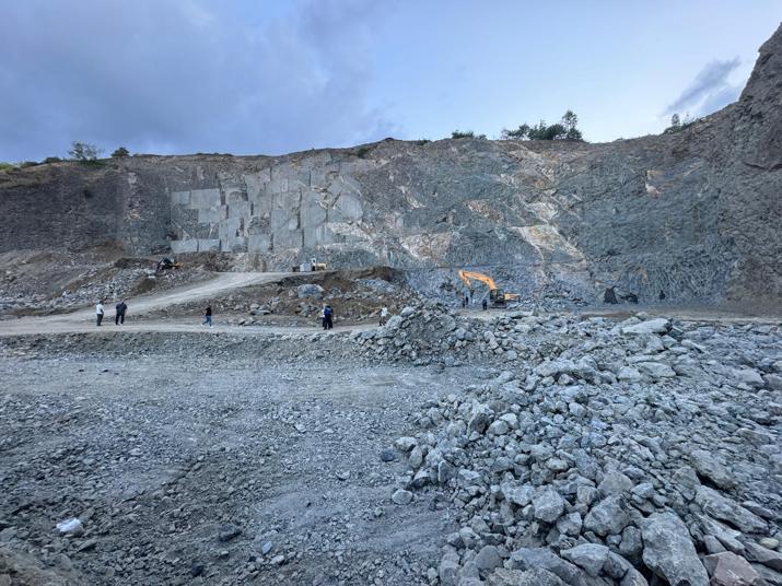 4 kişinin yaralandığı inşaat alanındaki patlamanın nedeni araştırılıyor