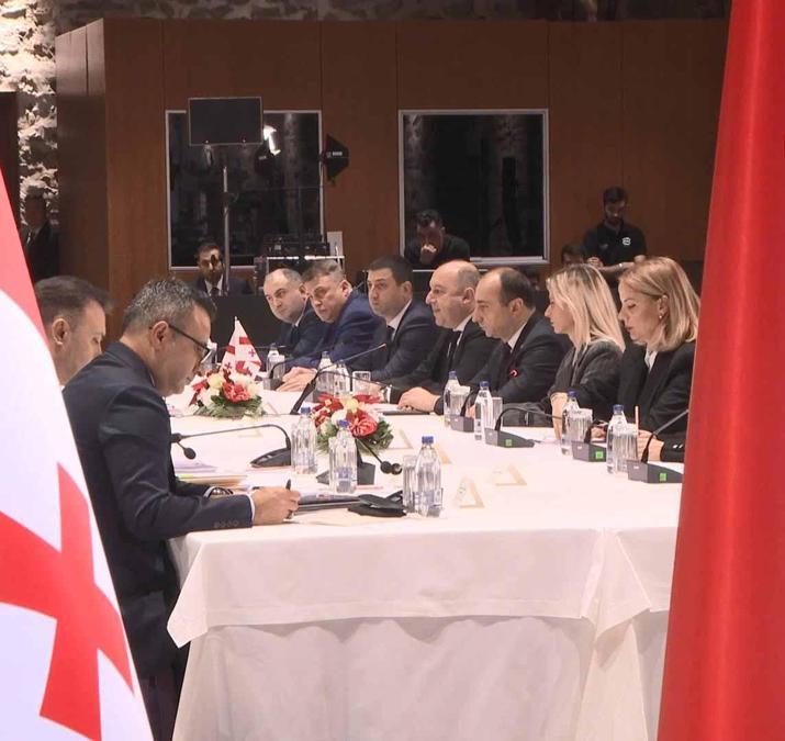 Bakan Yerlikaya: Sınırlarımız içinde olduğu gibi sınırı aşan suçlulara da asla nefes aldırmayacağız