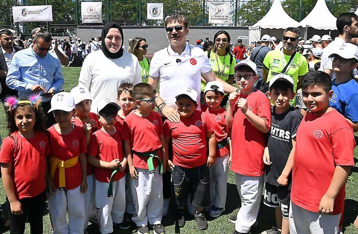 Bahçelievlerde GSB Spor Okulları açılış töreni yapıldı