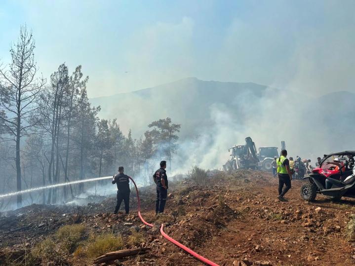 Fethiyedeki orman yangınının enerjisi düşürüldü