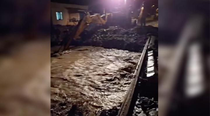 Adıyamanda sağanak, sele neden oldu