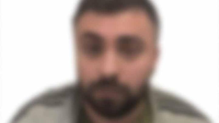 Kağıthane’de otomobile silahlı saldırı kamerada: Saldırganların 30 suç kaydı çıktı