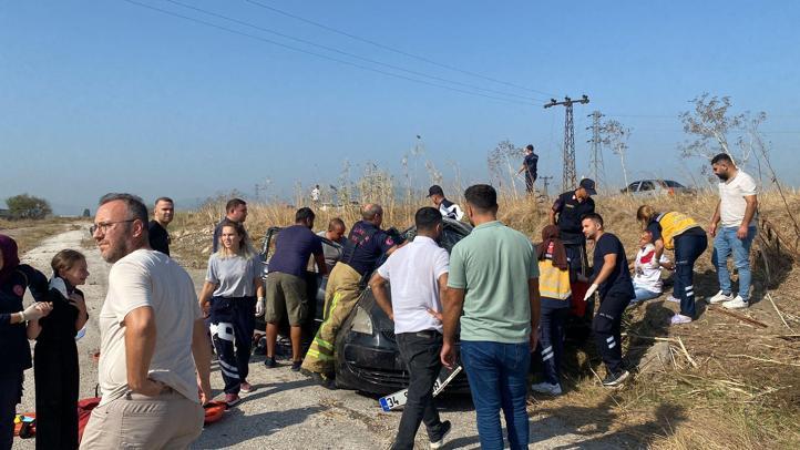 Otomobil yoldan çıkarak takla attı: 5 yaralı